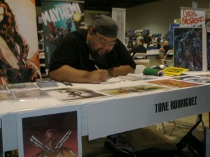 Artist Tone Rodriguez in Artists Alley